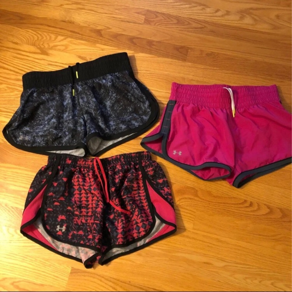 Bundle of 3 Under Armour shorts in xs